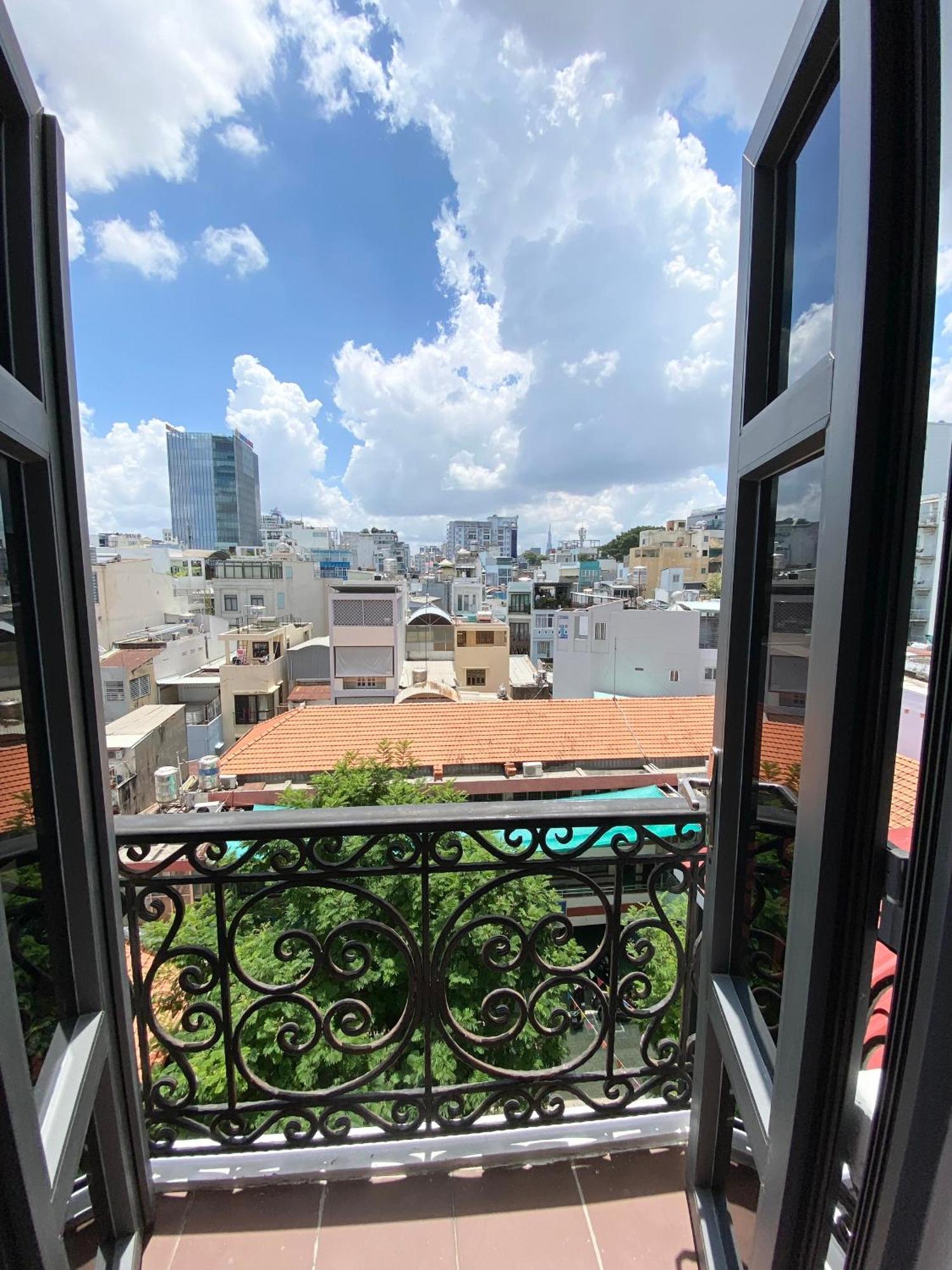 Aparthotel Away Minh Khai - Serviced *