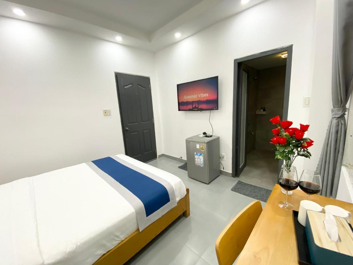 Khách sạn hẻo lánh Away Minh Khai - Serviced TP. Hồ Chí Minh