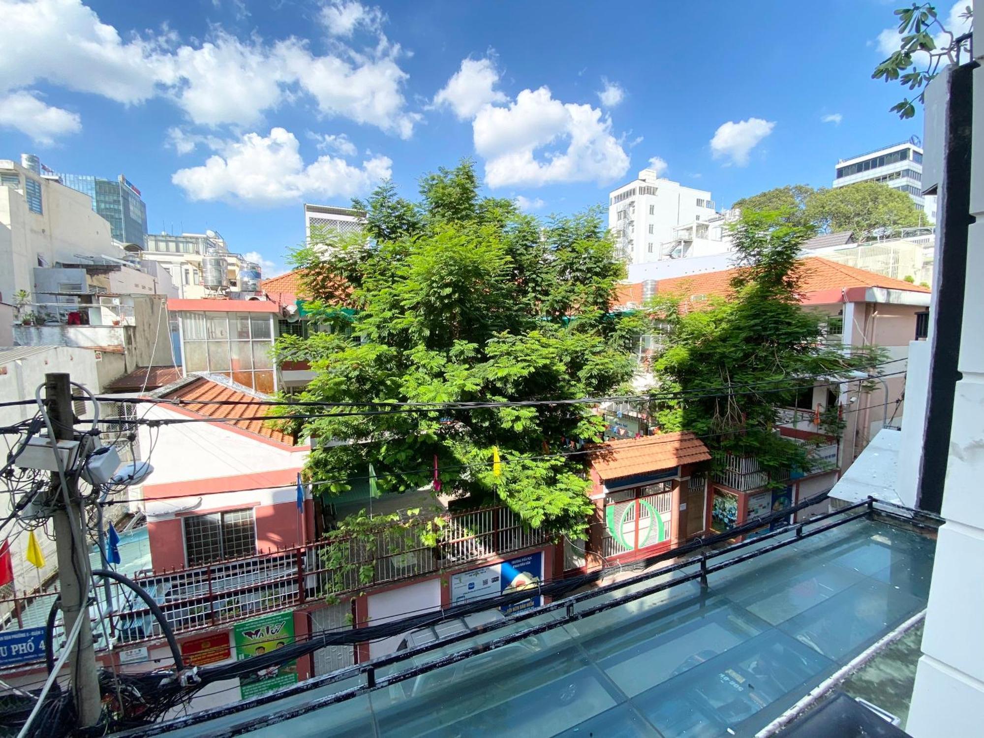 Away Minh Khai - Serviced Khách sạn hẻo lánh TP. Hồ Chí Minh